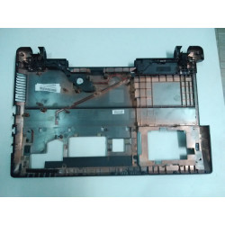 Dessous d'ordinateur noir pour Asus  X55VD 15.6 pouces Ce fond de caisse Quelques rayures et manque un caoutchou pied
